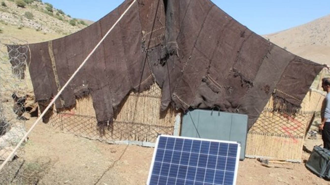 ۱۷۹ دستگاه پنل خورشیدی به عشایر فارس تحویل داده شد