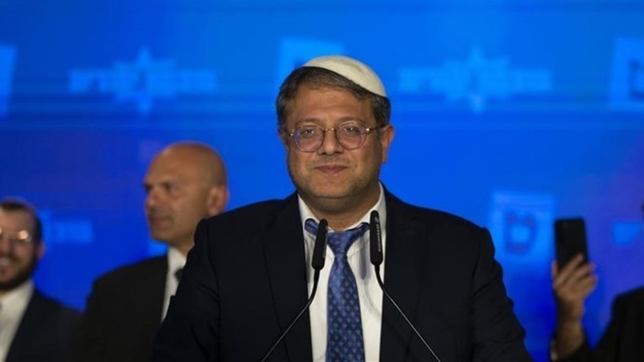 وزیر صهیونیست هتک حرمت قرآن را توجیه کرد اما سوزاندن تورات را «یهودستیزی» خواند